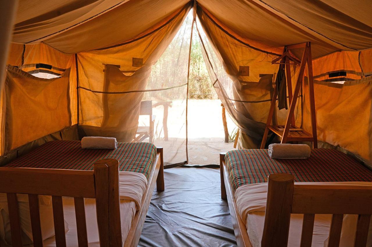 Kara-Tunga Safari Camp Bed & Breakfast Moroto ภายนอก รูปภาพ