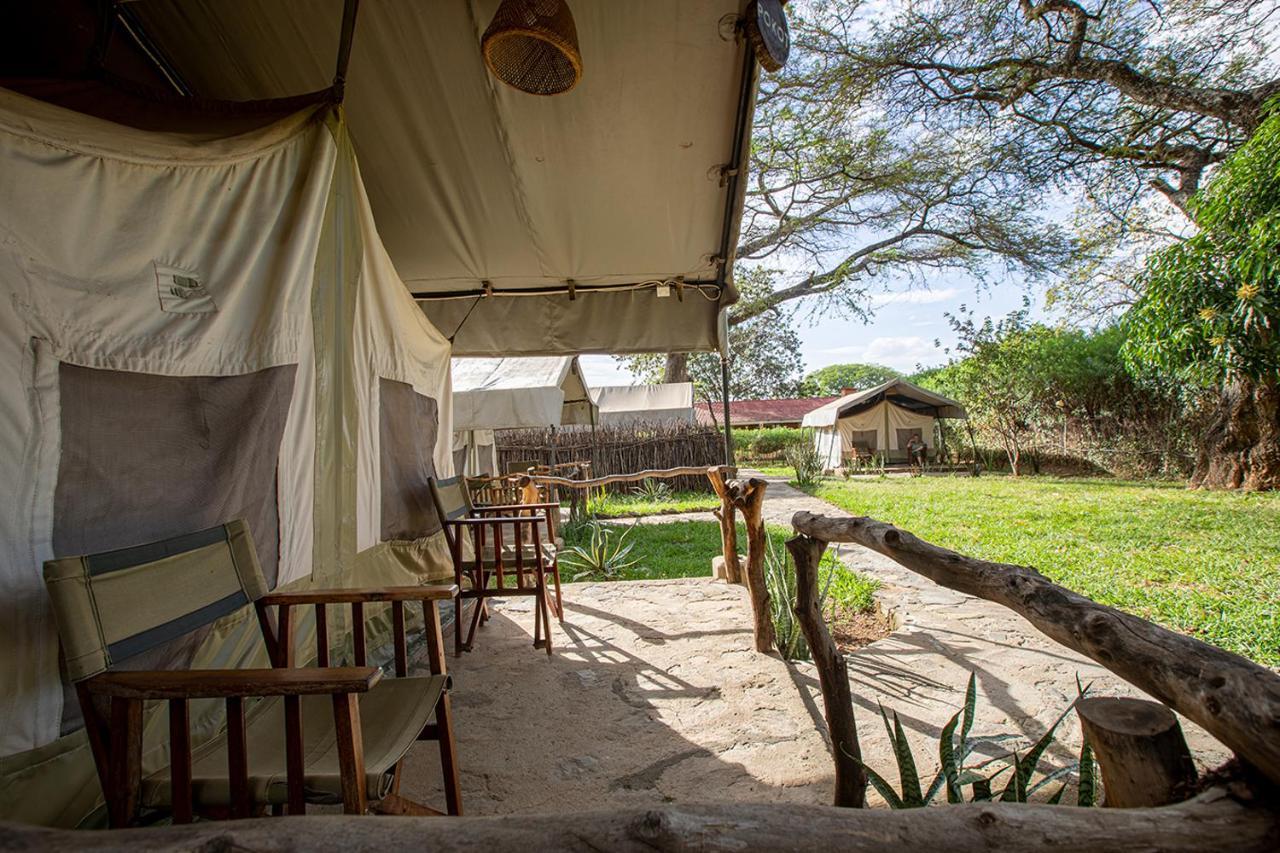 Kara-Tunga Safari Camp Bed & Breakfast Moroto ภายนอก รูปภาพ