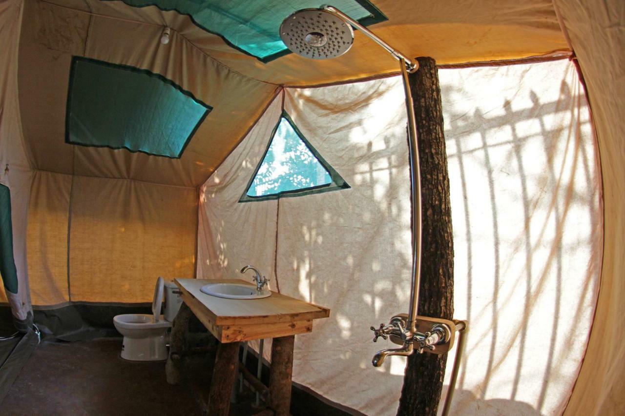 Kara-Tunga Safari Camp Bed & Breakfast Moroto ภายนอก รูปภาพ